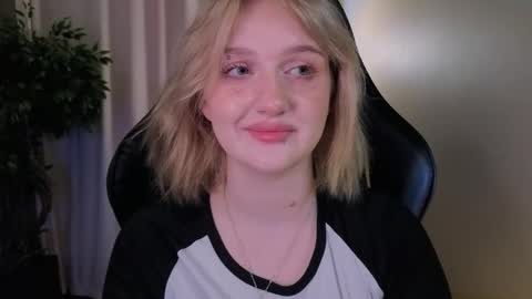 Ellie online show from March 12, 5:46 am