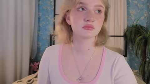 Ellie online show from March 13, 5:25 am