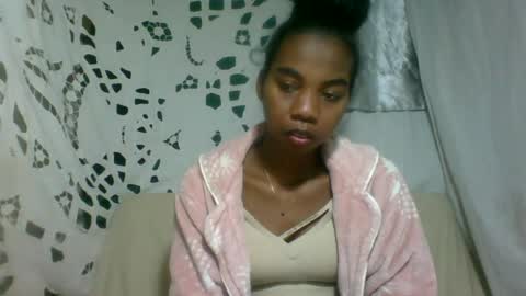 eliettesoa online show from July 31, 8:36 am
