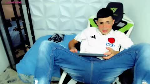 Snapshot of elii_797 chatting on December 17, 4:21 pm bby-santy online show from December 17, 4:21 pm