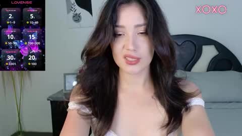 eliiih_ online show from December 18, 1:55 am