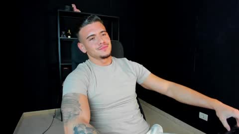 ElijahThorne online show from April 15, 6:42 am