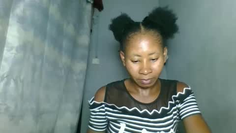 Snapshot of elina981 chatting on February 3, 7:08 pm elina981 online show from February 3, 7:08 pm