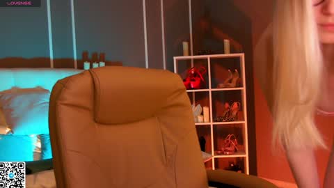 Snapshot of elina_nortas chatting on February 7, 1:04 am Elina online show from February 7, 1:04 am