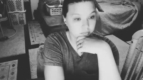 Snapshot of elinareign chatting on September 21, 2:46 am ElinaReign online show from September 21, 2:46 am