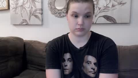 Snapshot of elinareign chatting on February 10, 1:10 am ElinaReign online show from February 10, 1:10 am