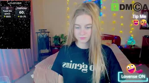 Snapshot of elinor_faith chatting on December 22, 4:38 pm elinor_faith online show from December 22, 4:38 pm