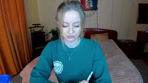 Snapshot of elinor_faith chatting on February 2, 12:24 pm elinor_faith online show from February 2, 12:24 pm