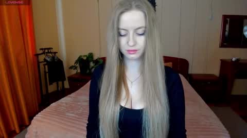 Snapshot of elinor_faith chatting on February 22, 12:19 pm elinor_faith online show from February 22, 12:19 pm