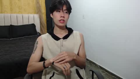 Snapshot of elio_collem chatting on December 16, 8:31 am ELIO online show from December 16, 8:31 am