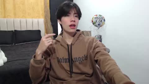 Snapshot of elio_collem chatting on January 4, 2:14 pm ELIO online show from January 4, 2:14 pm