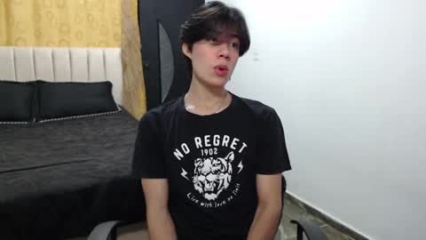 Snapshot of elio_collem chatting on January 22, 5:16 am ELIO online show from January 22, 5:16 am