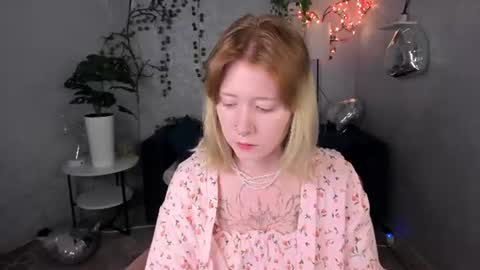 Snapshot of elira_vane chatting on July 15, 3:01 am Elira Vane online show from July 15, 3:01 am