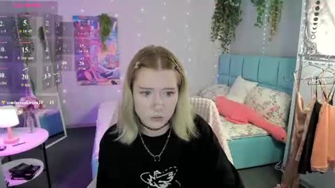 Snapshot of elira_vane chatting on July 24, 3:04 am Elira Vane online show from July 24, 3:04 am