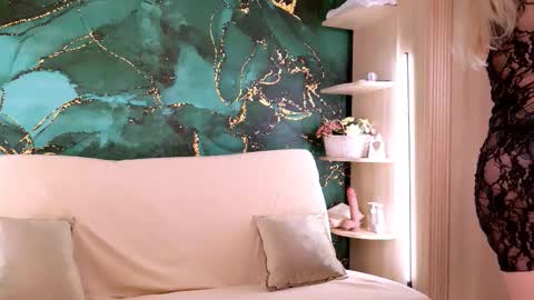 Snapshot of elis_miracle chatting on September 14, 6:45 am Elizabeth online show from September 14, 6:45 am