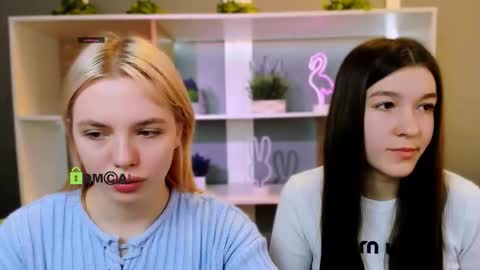 elis_sunny online show from February 3, 6:40 am