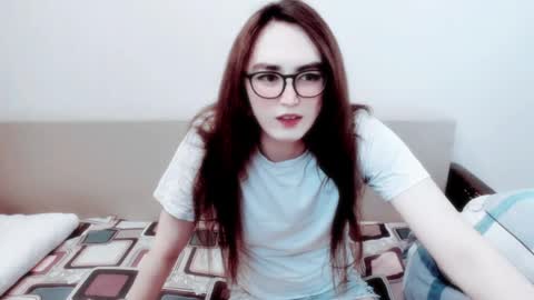 Snapshot of elisa_2001 chatting on June 4, 7:25 am Liza online show from June 4, 7:25 am