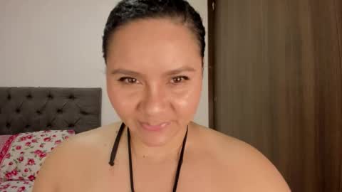 Snapshot of elisa_connors18 chatting on October 1, 1:44 am online show from October 1, 1:44 am