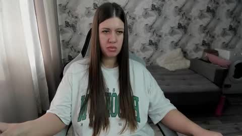 Snapshot of elisa_kollin chatting on March 19, 8:29 am Aletta Oushen online show from March 19, 8:29 am