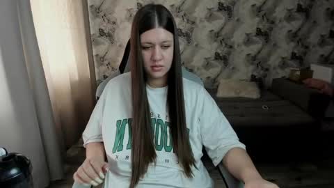 Snapshot of elisa_kollin chatting on April 7, 10:48 am Aletta Oushen online show from April 7, 10:48 am