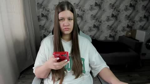 Snapshot of elisa_kollin chatting on April 16, 10:05 am Aletta Oushen online show from April 16, 10:05 am