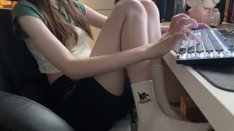 Snapshot of elisa_north chatting on February 4, 2:28 am Elisa North online show from February 4, 2:28 am