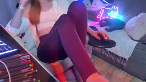 Snapshot of elisa_north chatting on September 26, 5:28 pm Elisa North online show from September 26, 5:28 pm