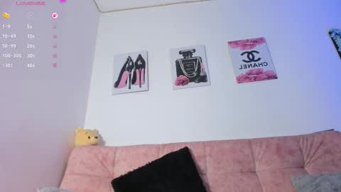    online show from December 1, 12:54 pm