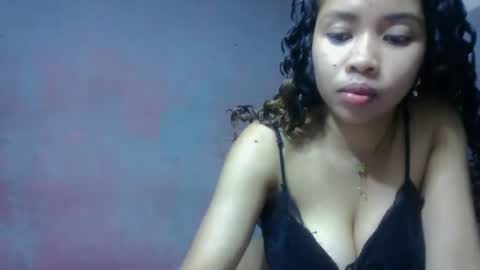 elisabethee online show from May 25, 3:40 pm
