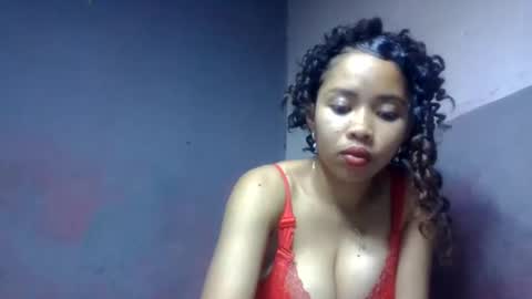 elisabethee online show from May 29, 8:29 pm