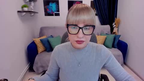 Snapshot of elisabethmills chatting on January 12, 2:30 pm Elisabeth online show from January 12, 2:30 pm