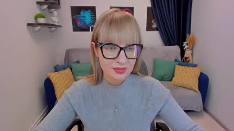 Snapshot of elisabethmills chatting on January 26, 10:45 am Elisabeth online show from January 26, 10:45 am