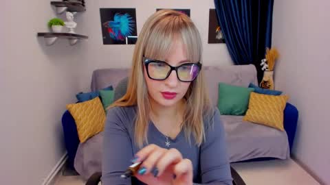 Snapshot of elisabethmills chatting on January 27, 6:52 pm Elisabeth online show from January 27, 6:52 pm