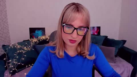 Snapshot of elisabethmills chatting on February 11, 11:43 am Elisabeth online show from February 11, 11:43 am