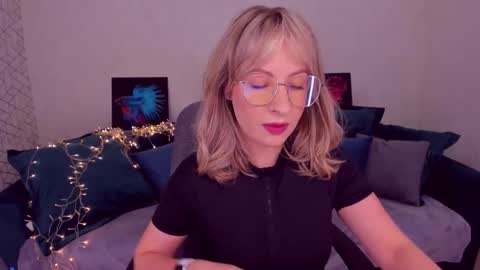 Snapshot of elisabethmills chatting on February 17, 5:32 pm Elisabeth online show from February 17, 5:32 pm