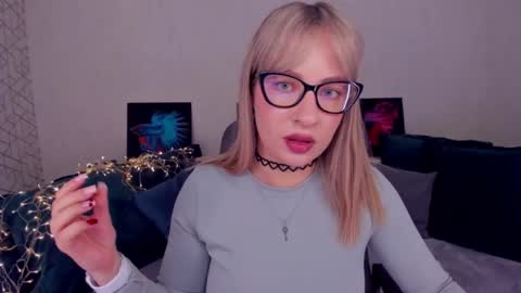 Snapshot of elisabethmills chatting on February 26, 3:08 pm Elisabeth online show from February 26, 3:08 pm