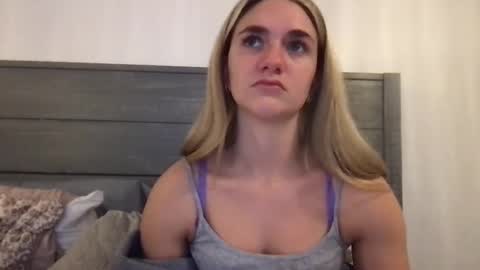 Elisa Sinclair online show from December 5, 1:36 am