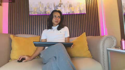 Elisa Sue online show from May 22, 3:24 am