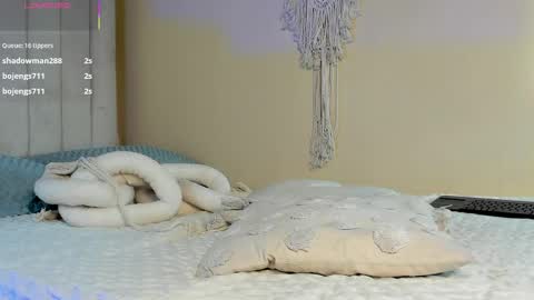 Snapshot of elise_diamond chatting on April 23, 4:03 am Elise diamond online show from April 23, 4:03 am