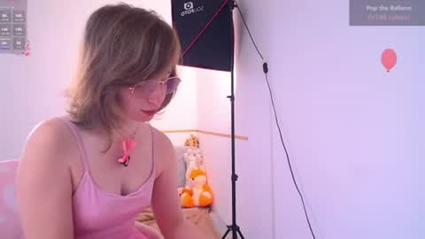 elise_nyx online show from July 29, 12:14 pm