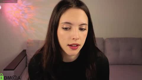 Elise online show from March 25, 9:15 am