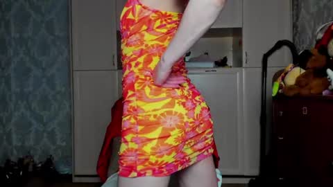 Elise online show from June 14, 8:33 pm