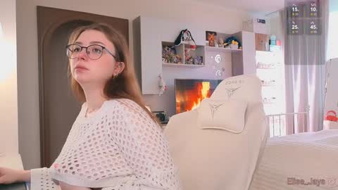 Snapshot of elisejays chatting on October 2, 12:23 pm Elise online show from October 2, 12:23 pm
