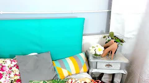 Snapshot of eliseshining chatting on March 6, 12:09 pm Elise online show from March 6, 12:09 pm