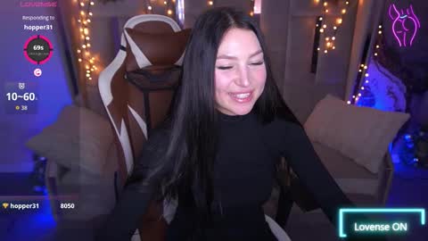 Snapshot of elisevelour chatting on February 14, 2:25 pm elisevelour online show from February 14, 2:25 pm