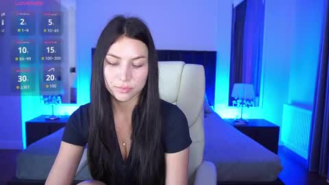 elisevelour online show from June 3, 12:52 pm