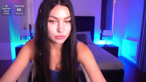 elisevelour online show from July 21, 12:07 pm