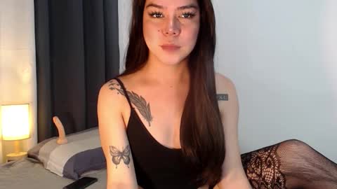 Snapshot of elisex18 chatting on February 6, 7:12 am Elise online show from February 6, 7:12 am