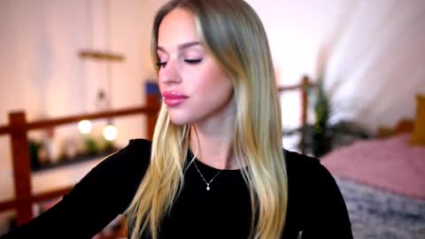 Sunflower  online show from November 19, 5:24 pm