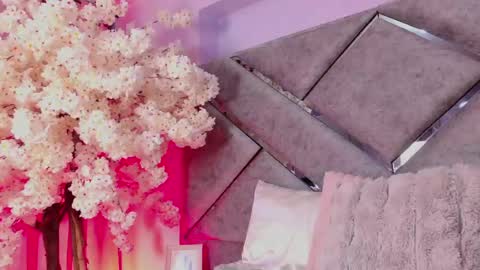 elit noa online show from May 19, 3:02 am
